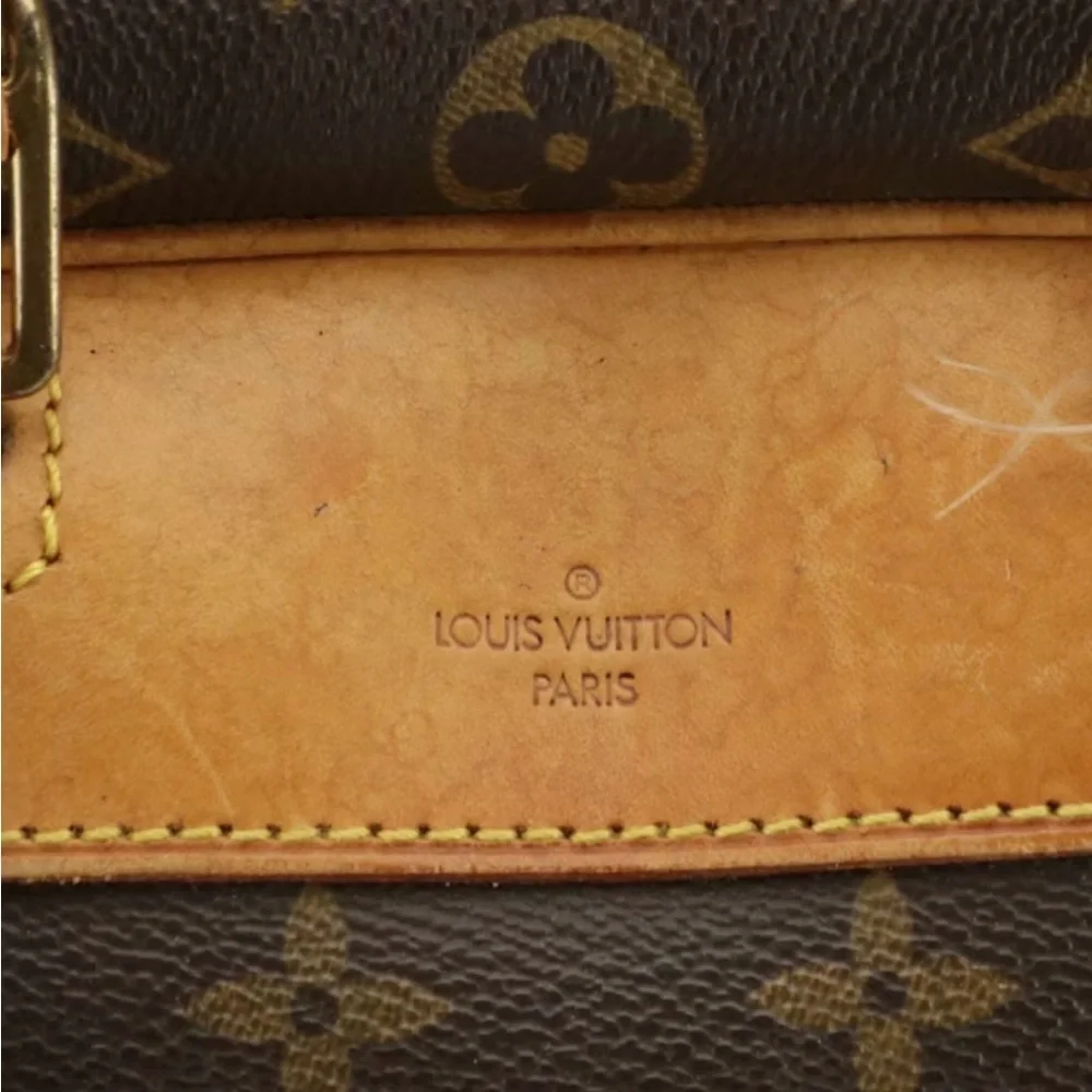 Vintage Classic: Louis Vuitton Deauville Handbag